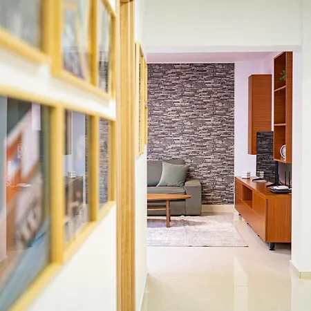 Daire Downtown Retreat With Stunning Boulevard Views *