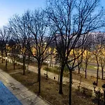 Apartament Downtown Retreat With Stunning Boulevard Views