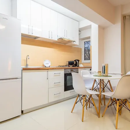 Downtown Retreat With Stunning Boulevard Views アパート