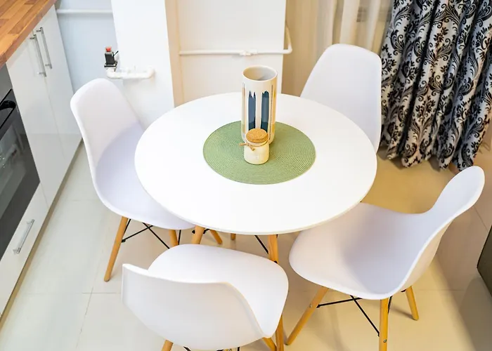 Downtown Retreat With Stunning Boulevard Views Apartment