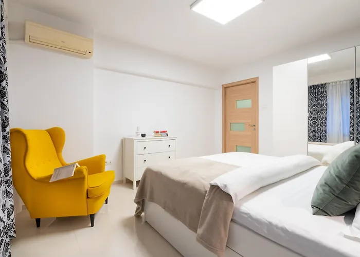 Downtown Retreat With Stunning Boulevard Views ブカレスト