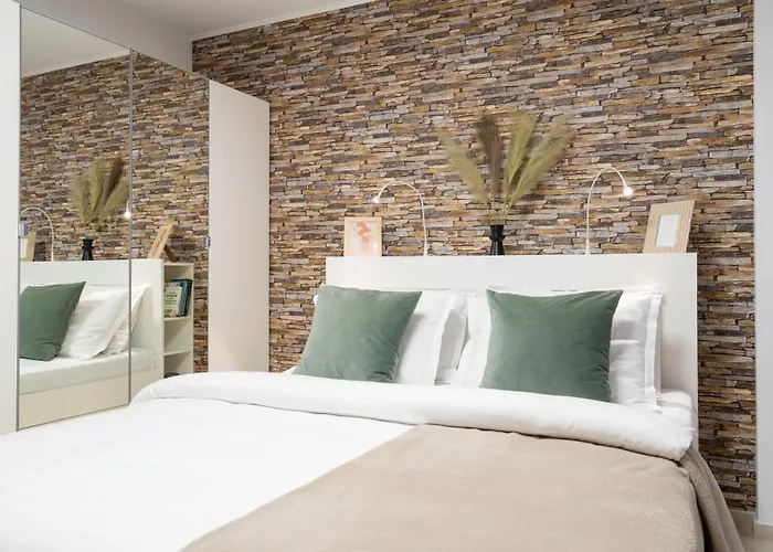 Downtown Retreat With Stunning Boulevard Views Apartment Bucharest