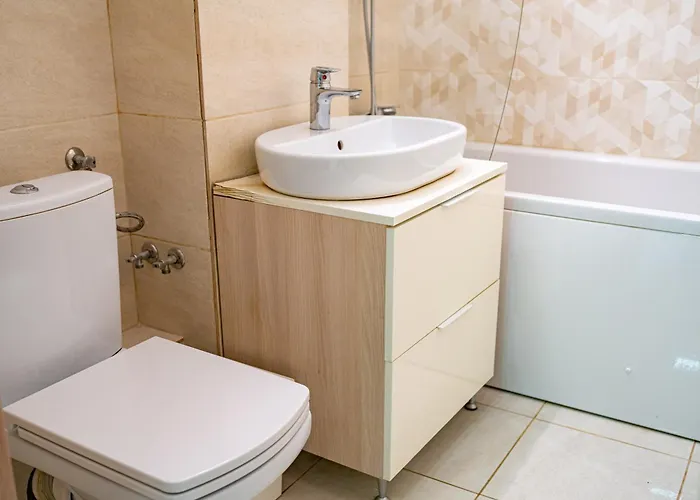 Downtown Retreat With Stunning Boulevard Views ブカレスト