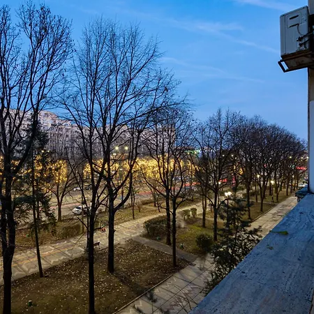 Metropolitan Flat - City Center Boulevard Views Apartment