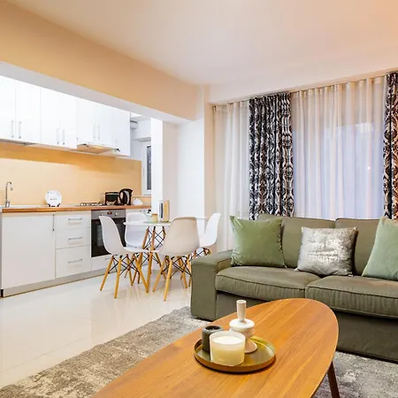 Downtown Retreat With Stunning Boulevard Views شقة *